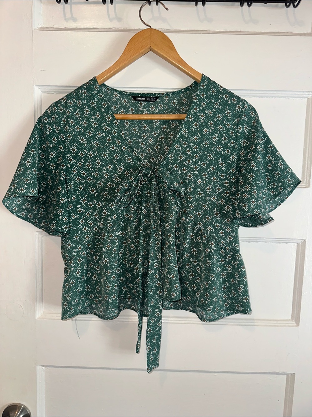 SHEIN Green Floral Tie-Neck Peplum Blouse
